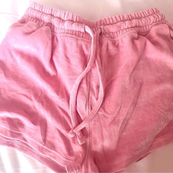 NWOT Missguided Pink Velour style Shorts with pockets in US8 / Medium - Picture 6 of 6